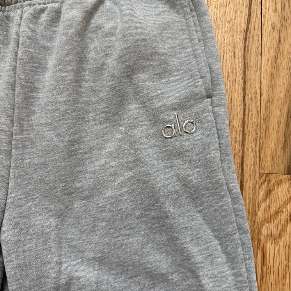 ALO Yoga Accolade Sweatpants in Athletic Gray - Picture 3 of 8